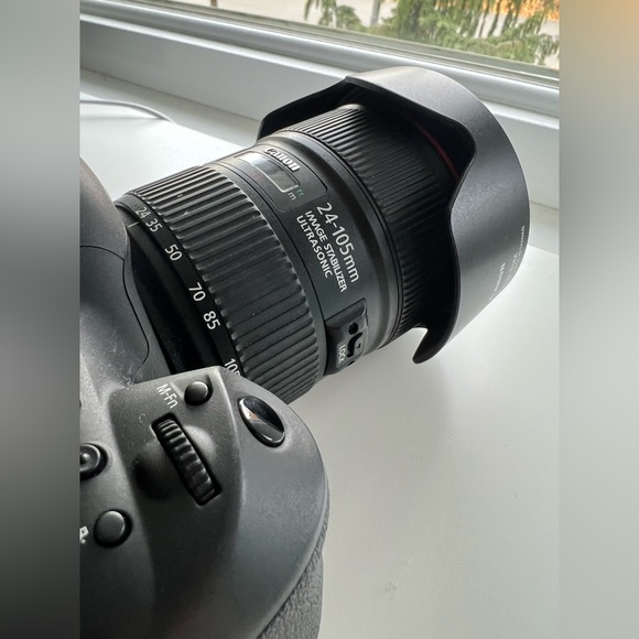 Canon 5D mk IV and lens! - Picture 3 of 6